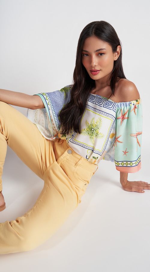 Blusa Zinco Decote Reto Manga Flare Com Franzido Azul