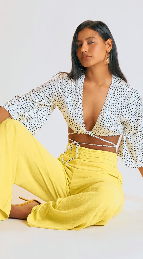 Blusa Zinco Decote V Manga Curta Com Amarração Off White