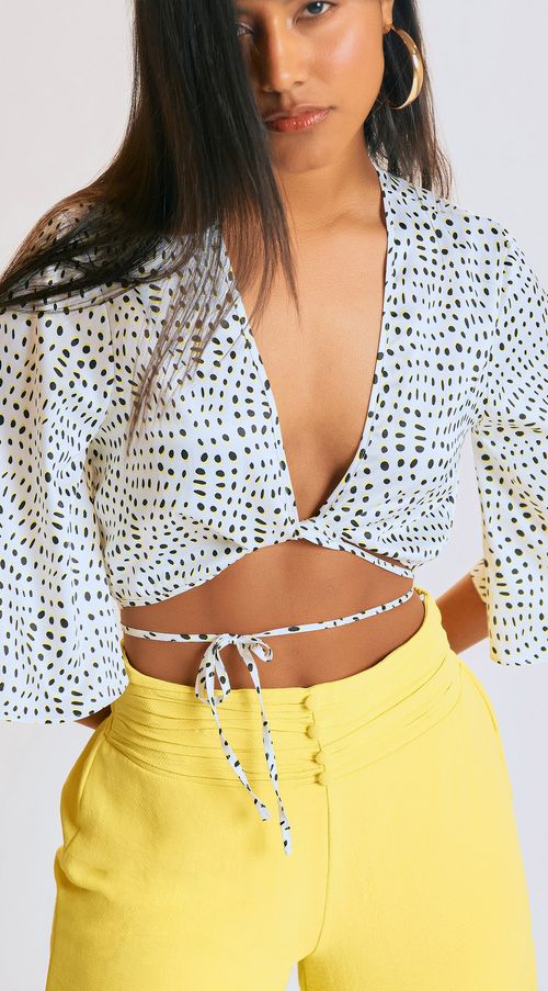 Blusa Zinco Decote V Manga Curta Com Amarração Off White