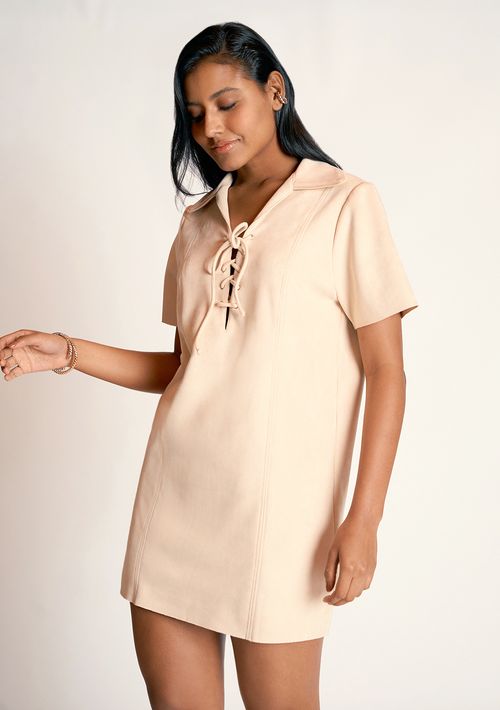 Vestido Zinco Curto Decote V Detalhe Vivo Bege