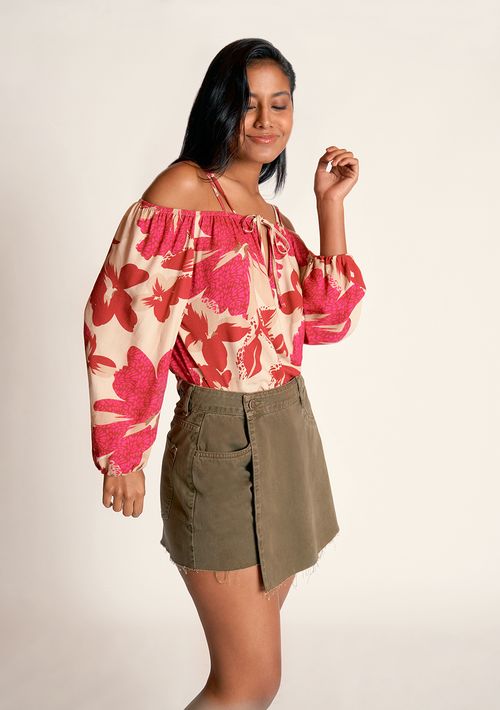 Blusa Zinco Decote Reto Manga Longa Com Amarração Rosa