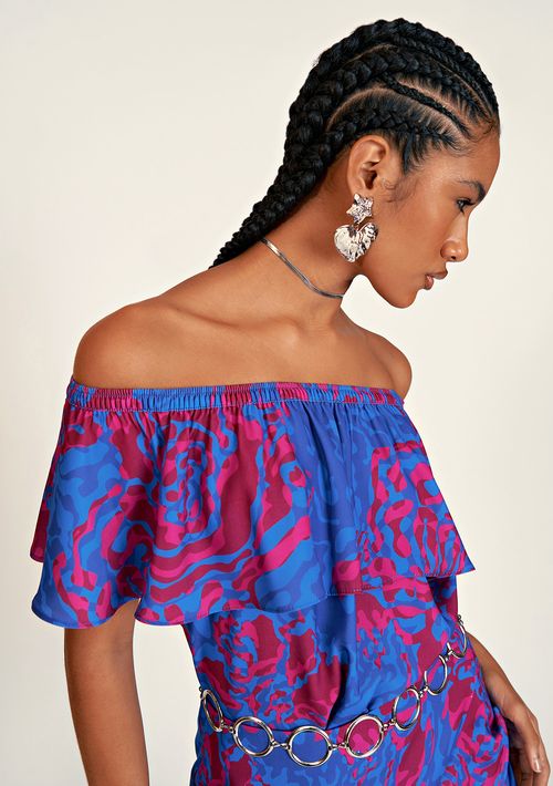 Blusa Zinco Decote Reto Cavada Com Babado Bordo