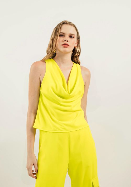 Blusa Zinco Decote Degage Cavada Detalhe Frente Verde Claro