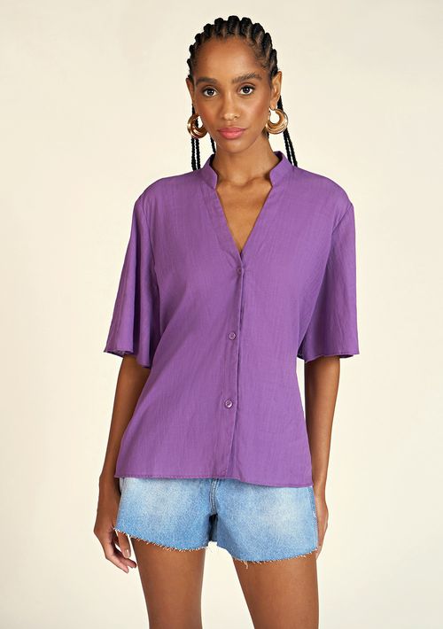 Bata Zinco Decote V Com Botão Roxo