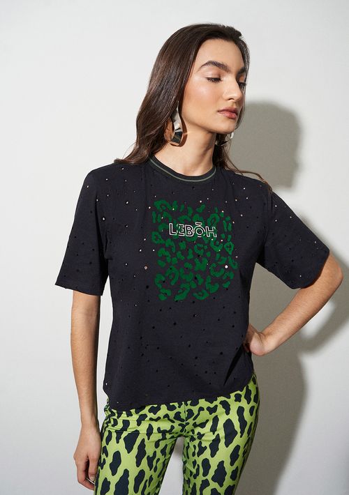 T-Shirt Lebôh Decote Ribana Estampa Localizada Preto