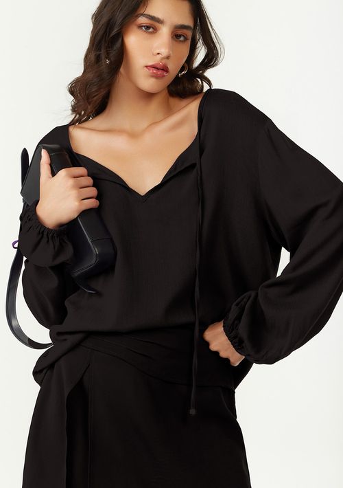 Blusa Zinco Solta Decote Careca Manga Longa Padrão Preto