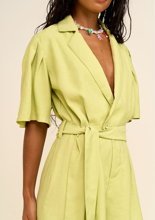 Macacão Zinco Solto Gola Clássica Manga Curta Curto Verde