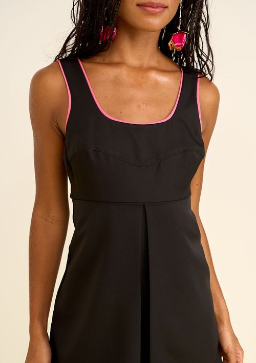 Vestido Zinco Solto Decote Reto Com Alça Curto Preto