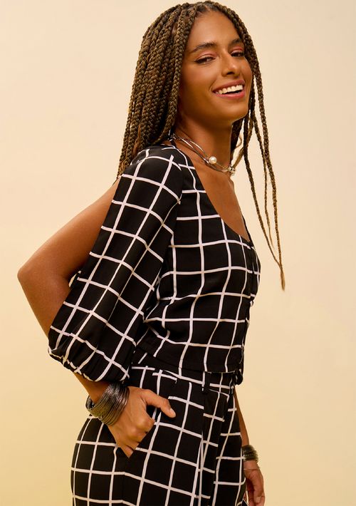 Blusa Zinco Ajustada Decote Reto Manga 3 Quartos Padrão Preto