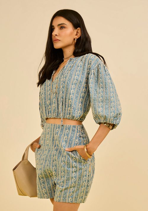 Blusa Zinco Solta Decote Canoa Manga 3 Quartos Cropped Azul